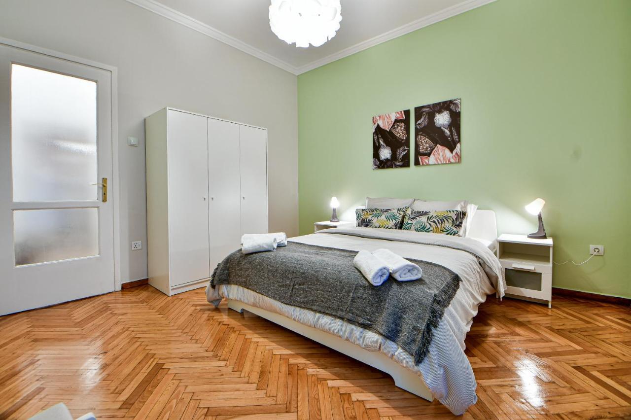 Thiras Lovely Apartment By Zain Atena Exterior foto