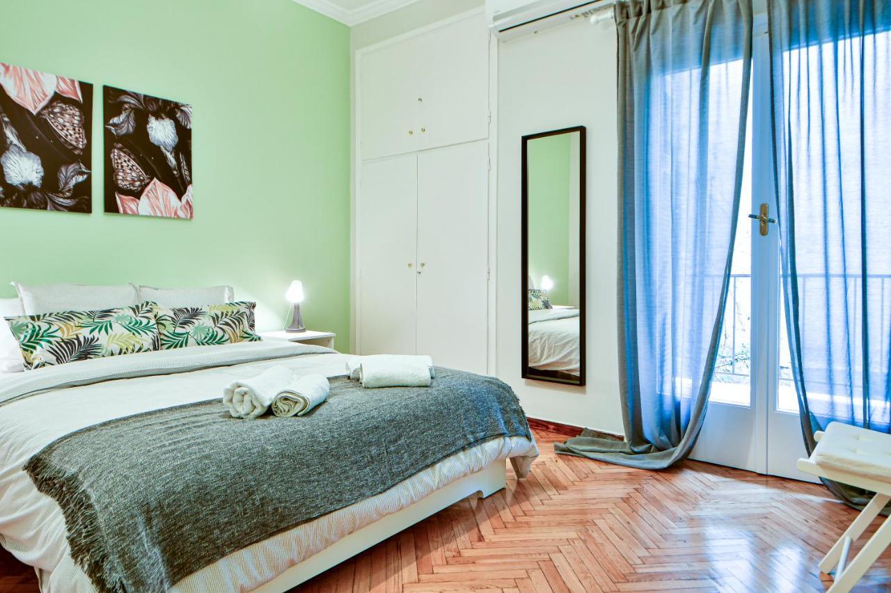 Thiras Lovely Apartment By Zain Atena Exterior foto